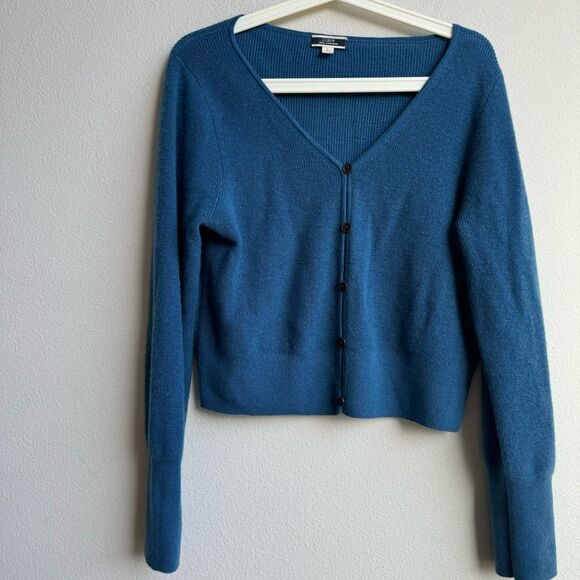 J. Crew Featherweight 100% Cashmere Blue Button Cropped Cardigan Size Large - Picture 2 of 8